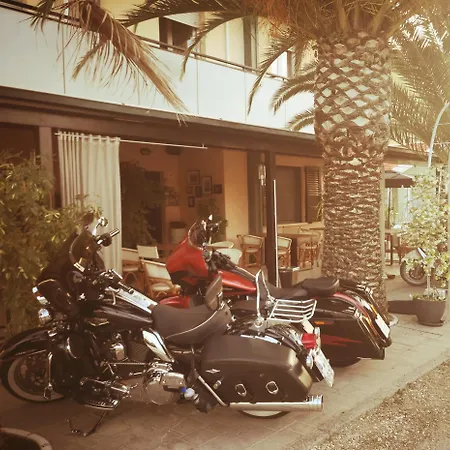 Hotel Licia *